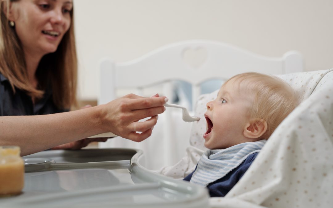 From Purees to Pancakes: Introducing Solid Foods to Babies